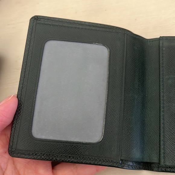 Louis Vuitton Wallet. Green. - Picture 3 of 8